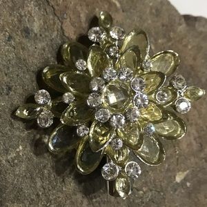 Hair clip with gemstones